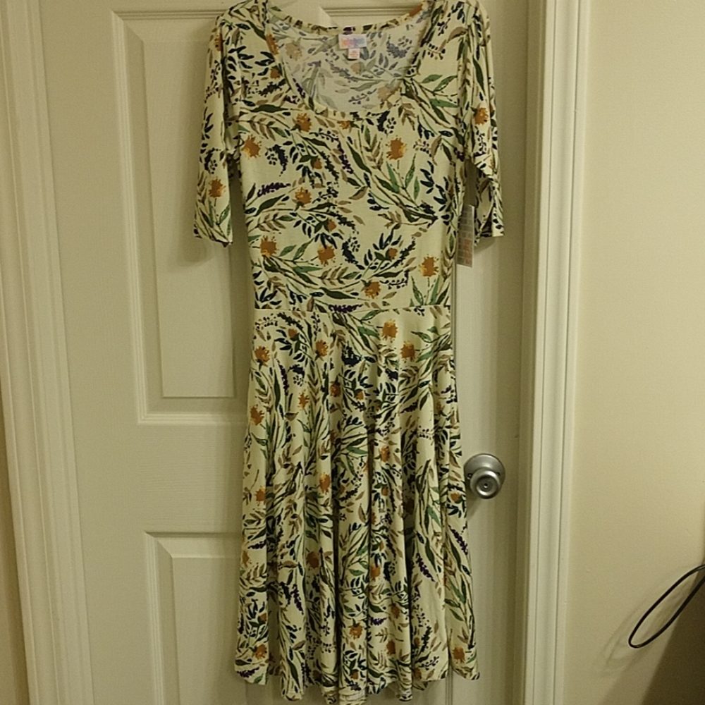 Nwt lularoe Nicole